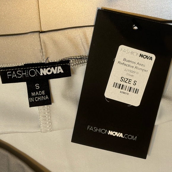 Fashion nova romper - Picture 3 of 3